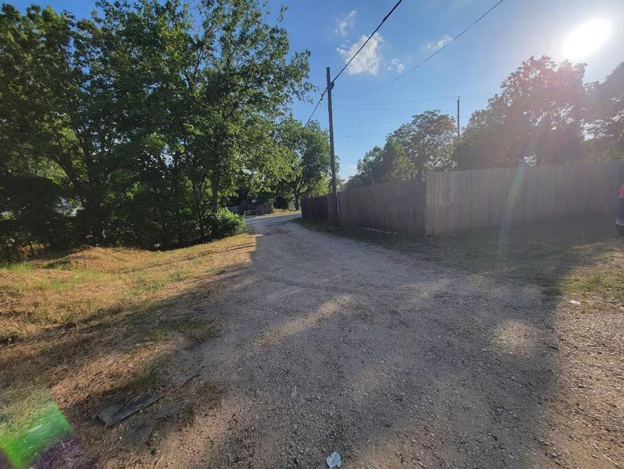 3 Mins To All Things Waco: Casita Villa Exterior photo